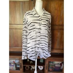 Victoria's Secret Women Size Medium Sheer Oversized Blouse Zebra Print Button-Up